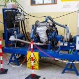 Nel laboratorio di fluidotecnica vediamo invece il motore di una �Fiat Uno Fire� (in produzione dal 1983 al 1995), su cui i ragazzi misurano i valori della coppia motrice in relazione alla potenza
